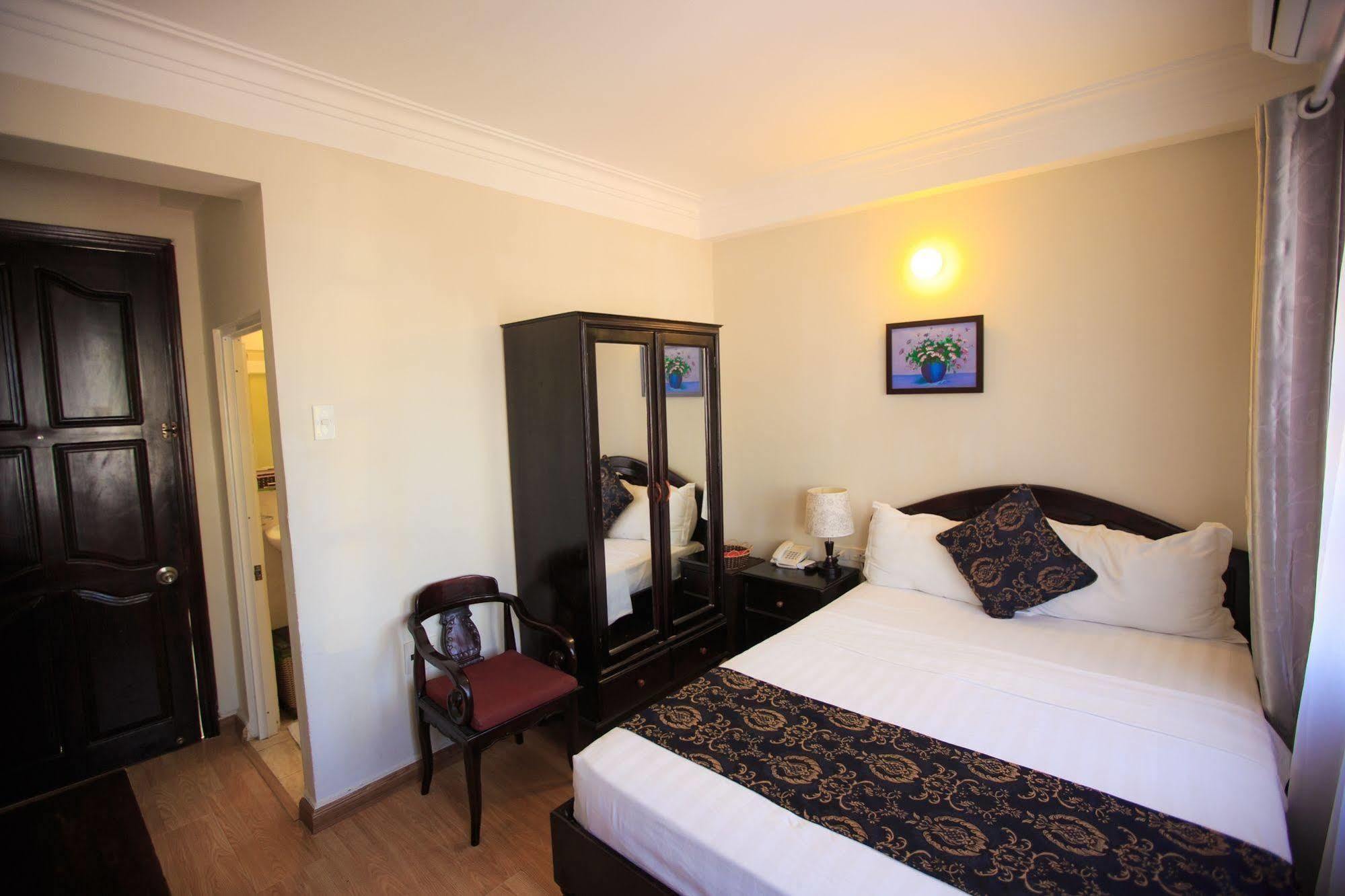 Pho Bien Hotel Nha Trang Exterior foto